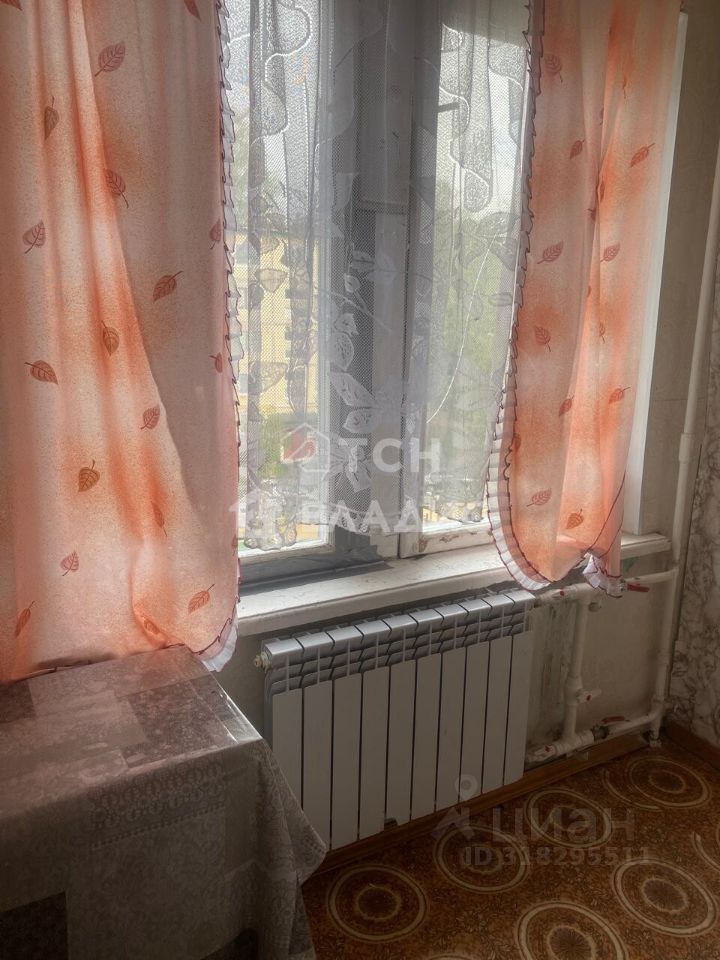 Продажа 2-комн квартиры на вторичном рынке Загорянский пгт, улица Ватутина, 33