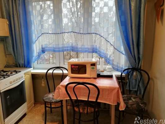 Продажа 2-комн квартиры на вторичном рынке Миллионная ул,  д. 8к1