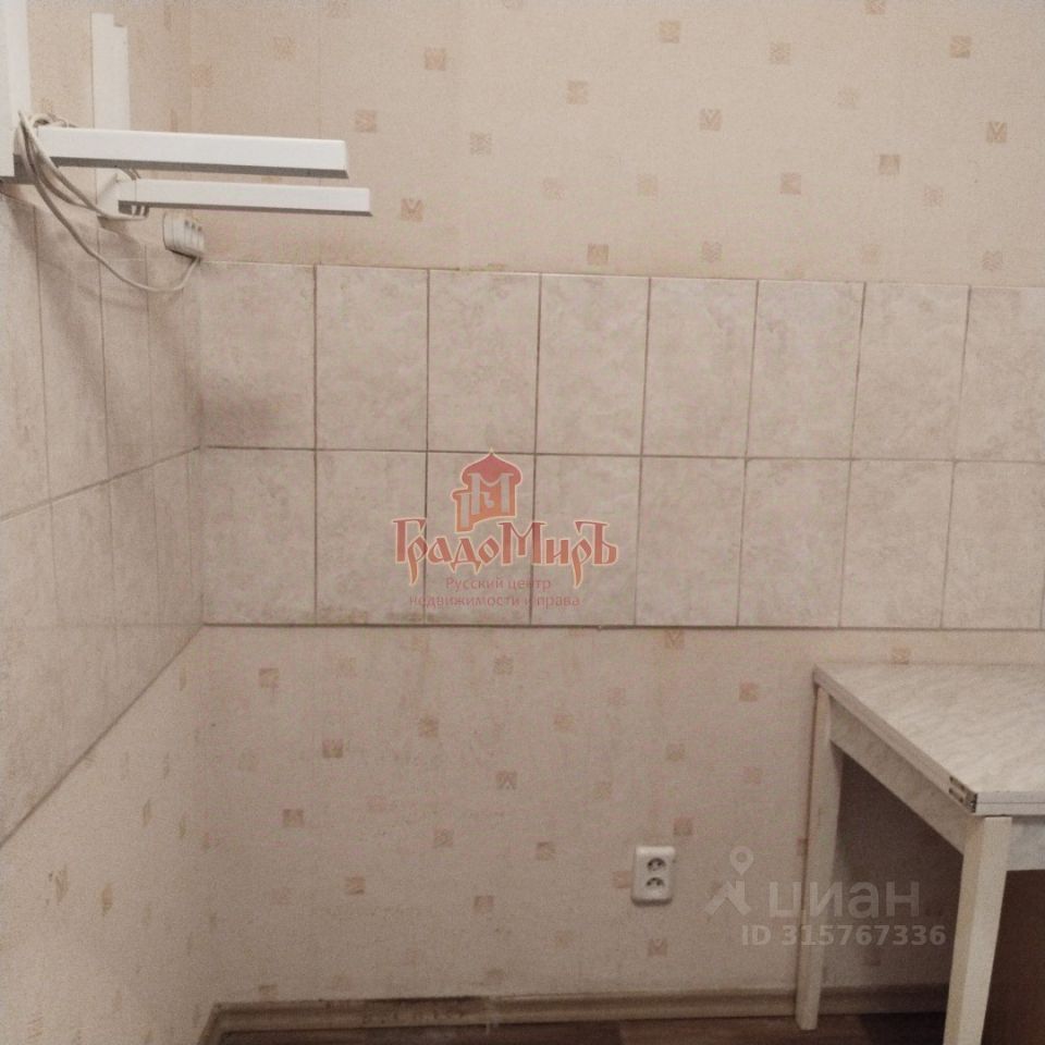 Продажа комнаты Запрудня пгт, переулок Пролетарский, 26