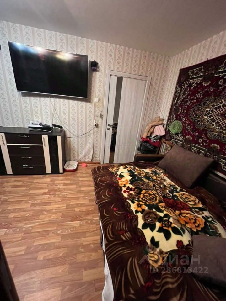 Продажа 3-комн квартиры на вторичном рынке Тельмана, улица Октябрьская, 2