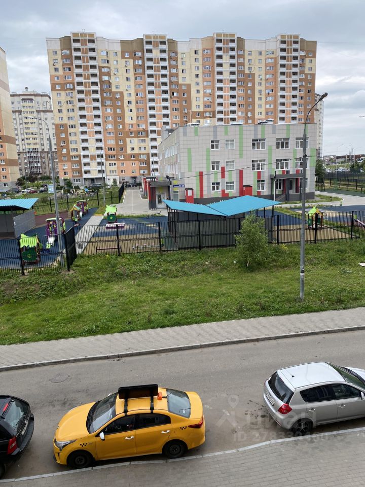 Продажа студии Южный мкр, улица Курыжова, 32