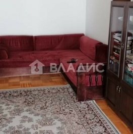 Продажа 1-комн квартиры на вторичном рынке Изумрудная улица,  д. 9