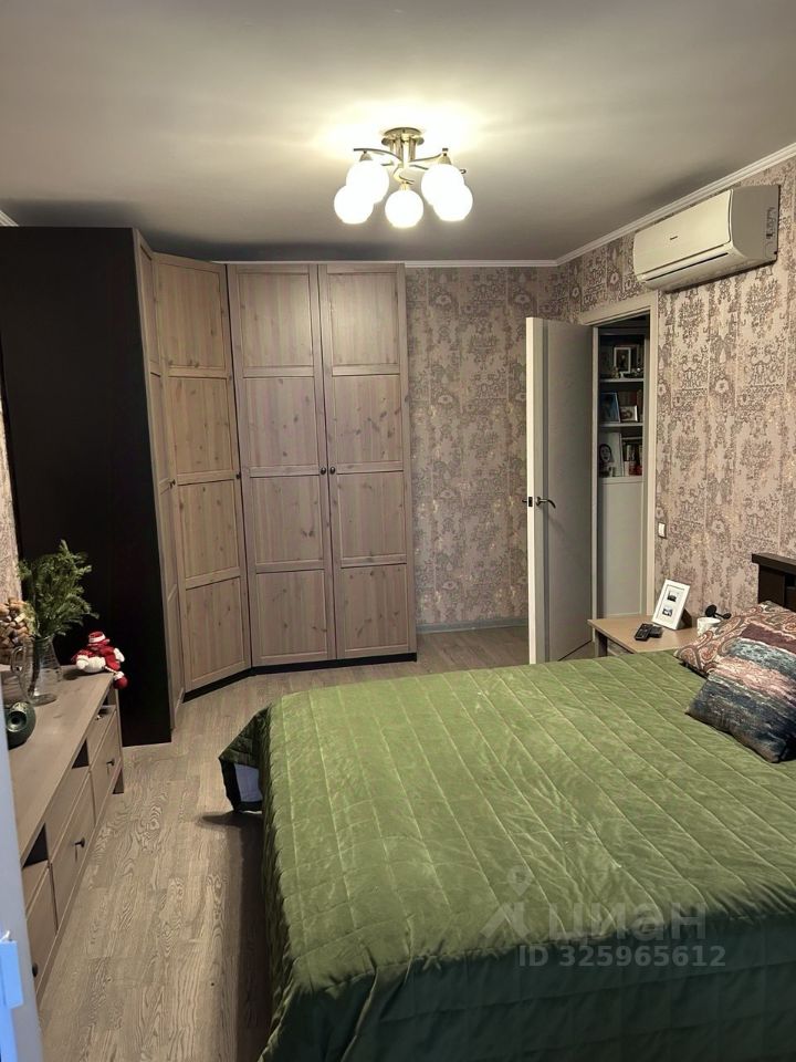 Продажа 3-комн квартиры на вторичном рынке Черноморский бульвар, 4