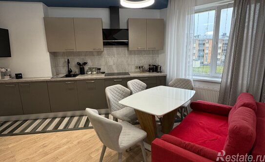 Продажа 2-комн квартиры на вторичном рынке Шушары п,  д. 4 к1 с1