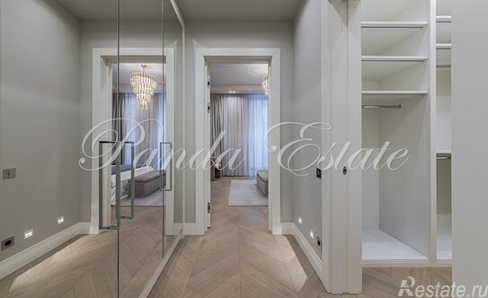 Продажа 3-комн квартиры на вторичном рынке Хилков пер,  д. 1