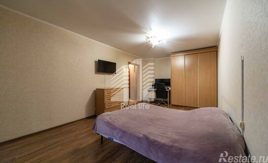 Продажа 1-комн квартиры на вторичном рынке ул Маршала Захарова,  д. 17,  к. 1