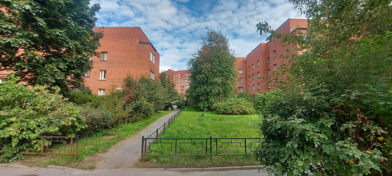 Продажа 4-комн квартиры на вторичном рынке проспект Энгельса, 124К4