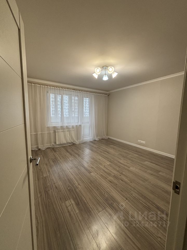 Аренда 1-комн квартиры на вторичном рынке Таллинская улица,  д. 5К3