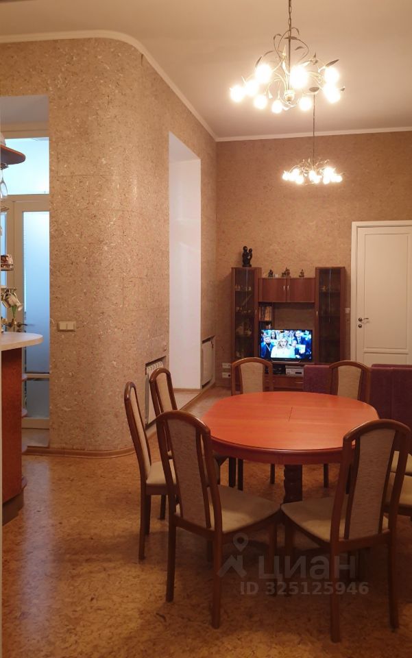 Продажа 2-комн квартиры на вторичном рынке улица Союза печатников, 25а