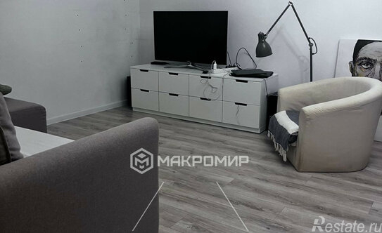 Продажа 2-комн квартиры на вторичном рынке улица Ефремова,  д. 11