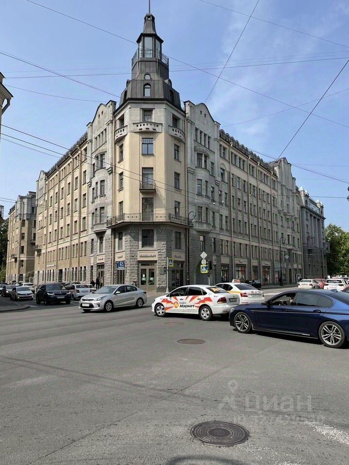 Продажа 6-комн квартиры на вторичном рынке Каменноостровский проспект, 54/31