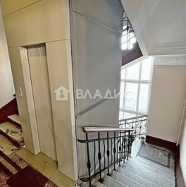 Продажа 3-комн квартиры на вторичном рынке Малоохтинский проспект,  д. 94