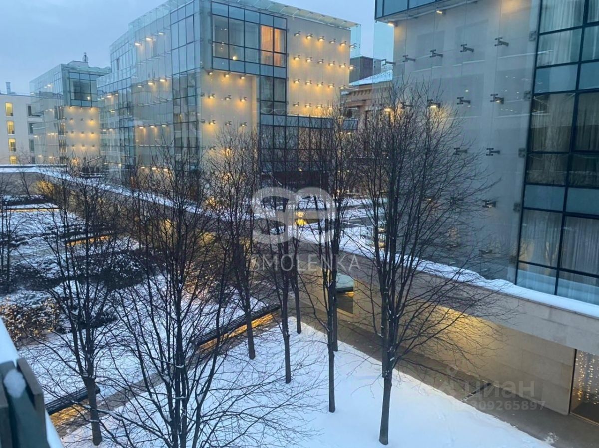 Продажа 4-комн квартиры на вторичном рынке переулок Коробейников, 1