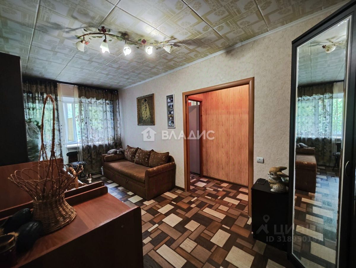 Продажа 2-комн квартиры на вторичном рынке пос. Рыбное, 2