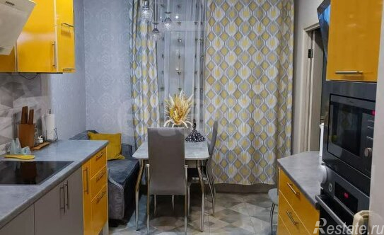 Продажа 1-комн квартиры на вторичном рынке Космонавтов пр-кт,  д. 63,  к. 1