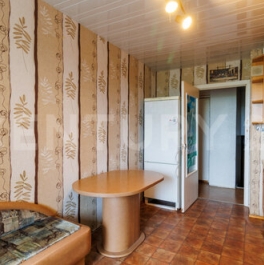 Продажа 3-комн квартиры на вторичном рынке ул Взлётная,  д. 13