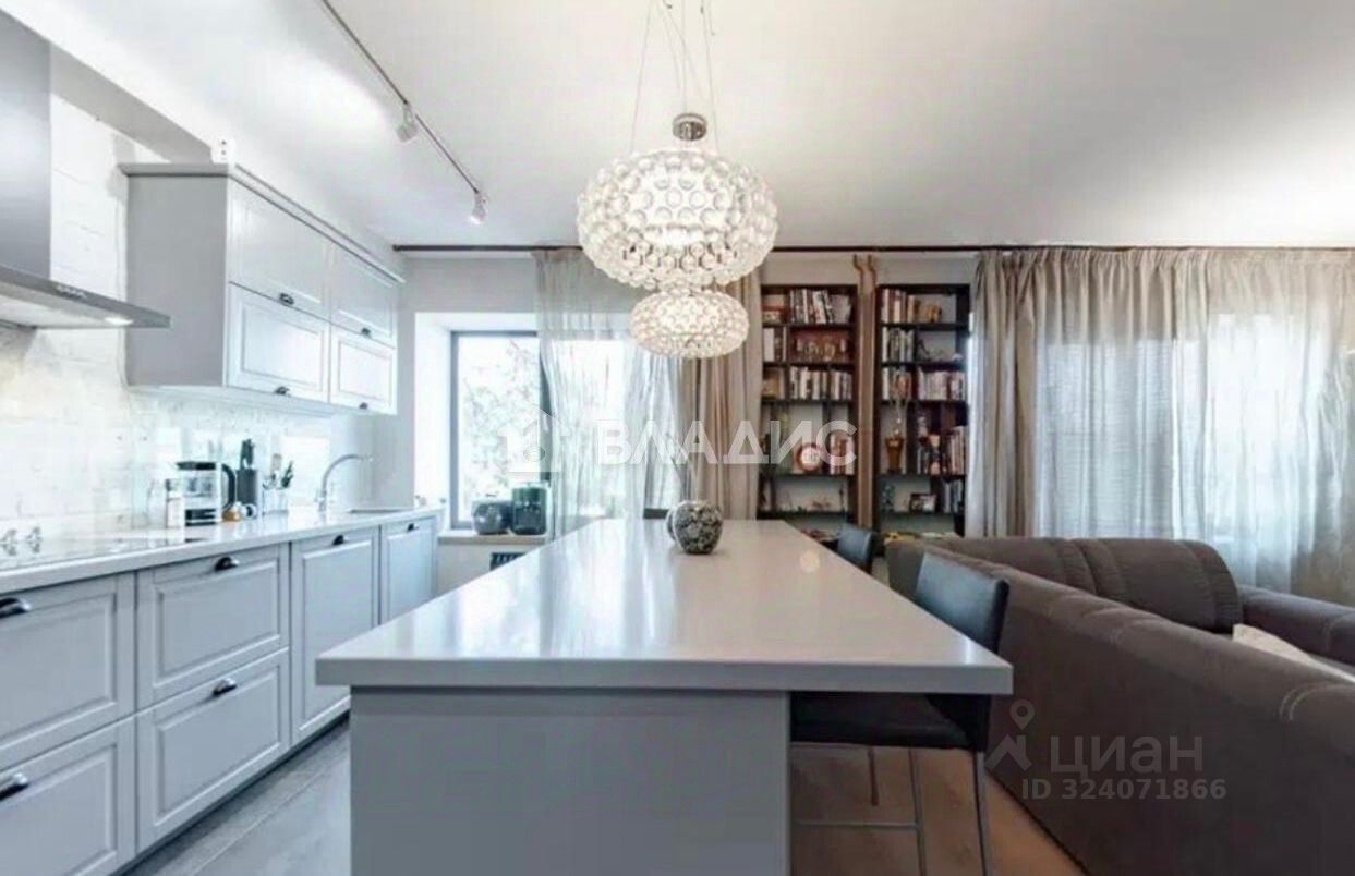 Продажа 2-комн квартиры на вторичном рынке Комсомольский проспект, 9А