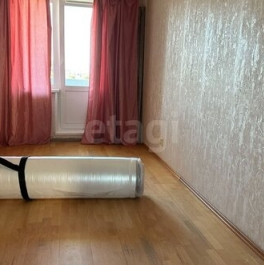 Продажа 4-комн квартиры на вторичном рынке Петровский пр-кт,  д. 1