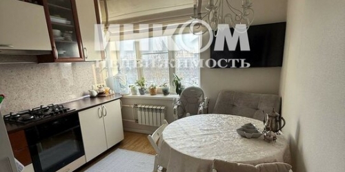 2-комн квартира ул Молостовых,  д. 10,  к. 2