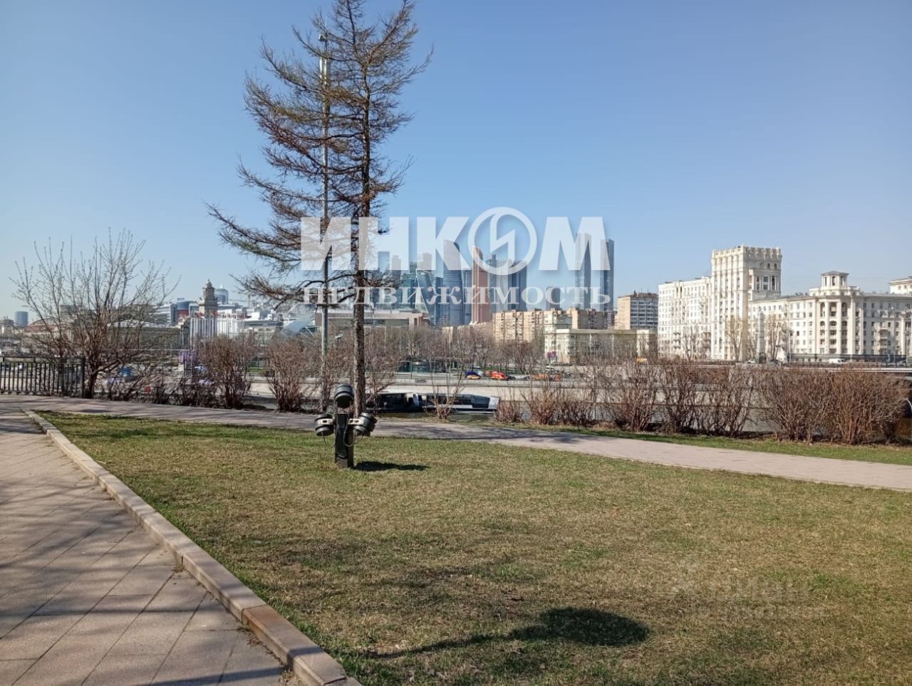 Продажа 2-комн квартиры на вторичном рынке Ростовская набережная, 3