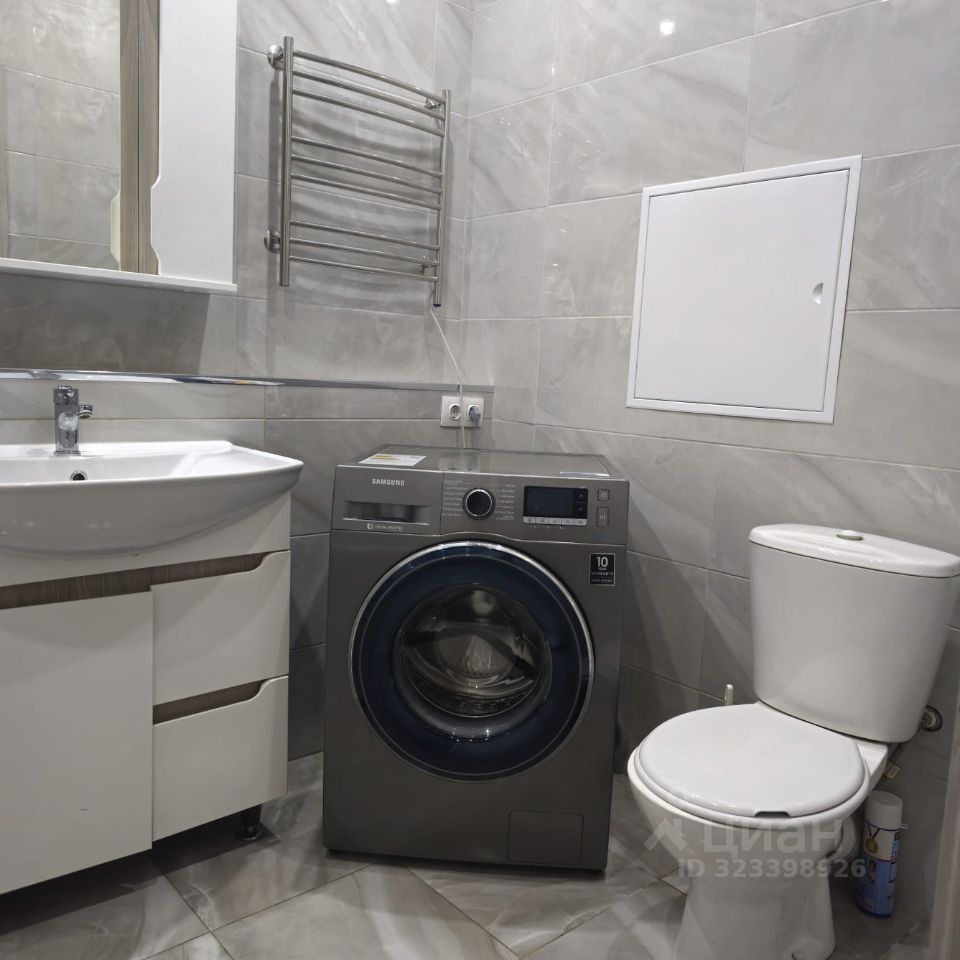 Продажа 3-комн квартиры на вторичном рынке Голубое пгт, проезд Сургутский, 1к3