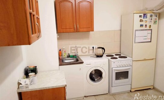 Продажа 2-комн квартиры на вторичном рынке проезд Дежнёва,  д. 8