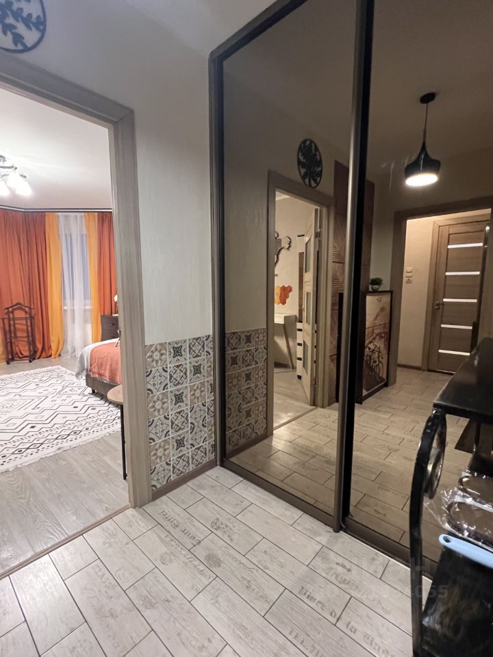 Продажа 1-комн квартиры на вторичном рынке Губернский мкр, улица Земская,  д. 13