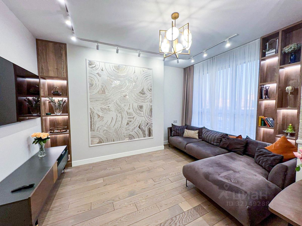 Продажа 4-комн квартиры на вторичном рынке Мосфильмовская улица, 98к1