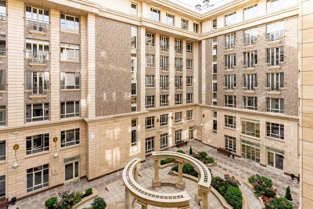 Продажа 3-комн квартиры на вторичном рынке улица Гастелло, 7