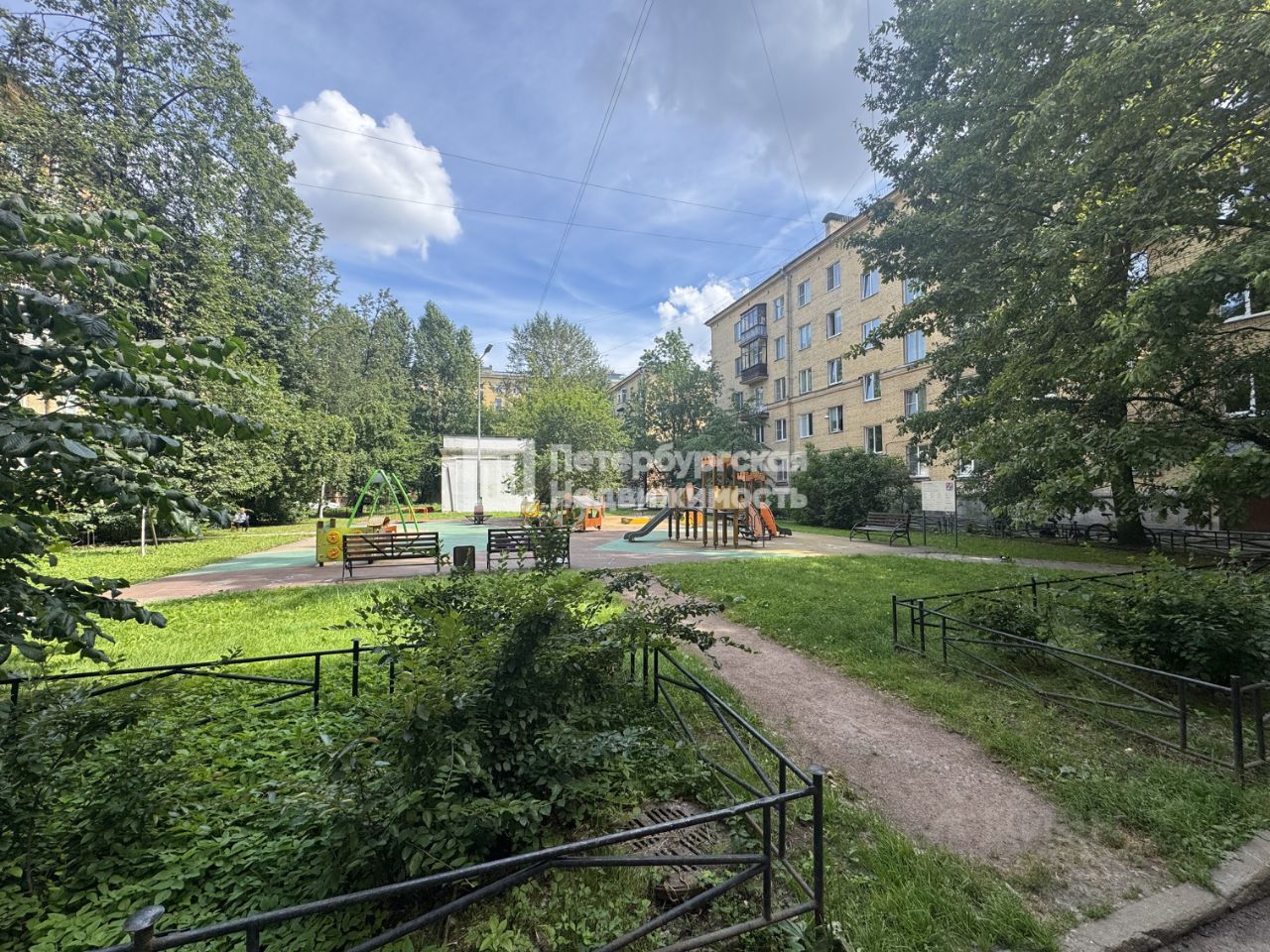 Продажа 3-комн квартиры на вторичном рынке Наличная улица, 21