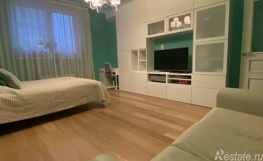 Продажа 1-комн квартиры на вторичном рынке Смольная улица,  д. 49