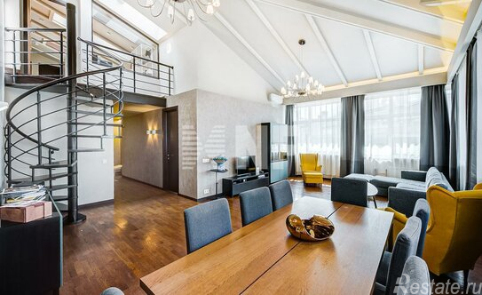 Продажа 4-комн квартиры на вторичном рынке Островной проезд,  д. 8