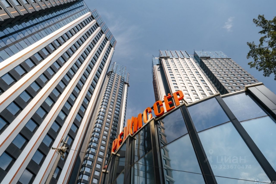 Продажа 4-комн квартиры в новостройке улица Вильгельма Пика,  д. 1