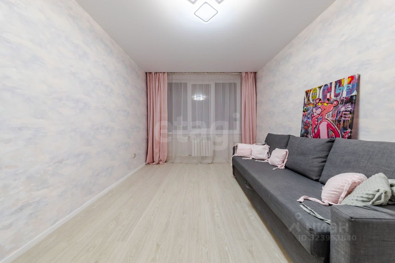 Продажа 2-комн квартиры на вторичном рынке проспект Науки, 73К2