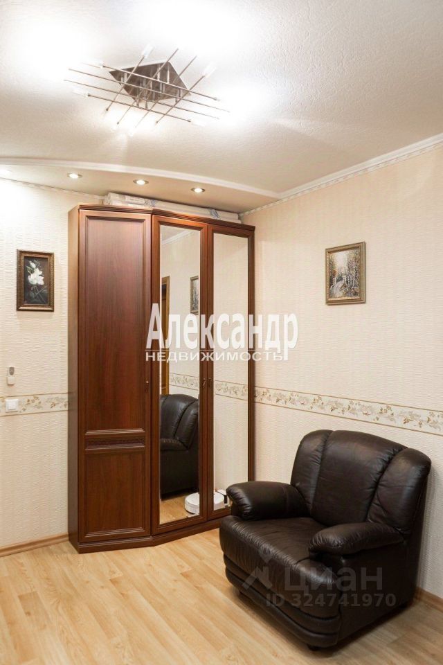 Продажа 3-комн квартиры на вторичном рынке Гатчина, проспект 25 Октября, 46к1