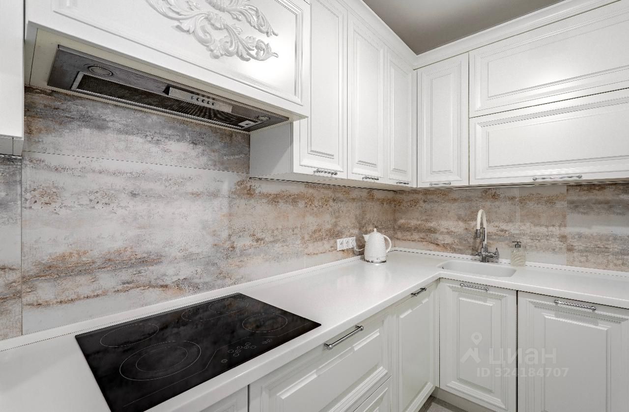 Продажа 3-комн квартиры на вторичном рынке улица Покрышкина, 8