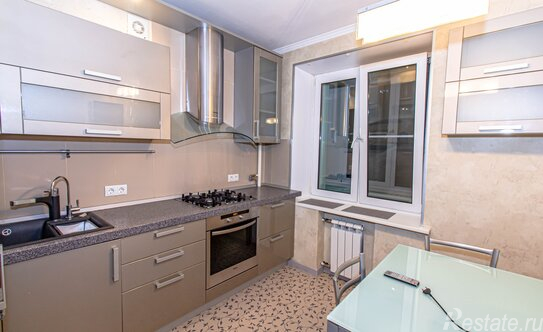 Аренда 2-комн квартиры на вторичном рынке улица Константина Симонова,  д. 4