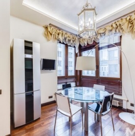 Продажа 3-комн квартиры на вторичном рынке Зачатьевский 1-й пер,  д. 5