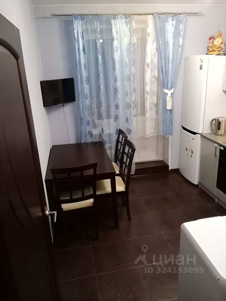 Продажа 1-комн квартиры на вторичном рынке Раменское, улица Лучистая, 2