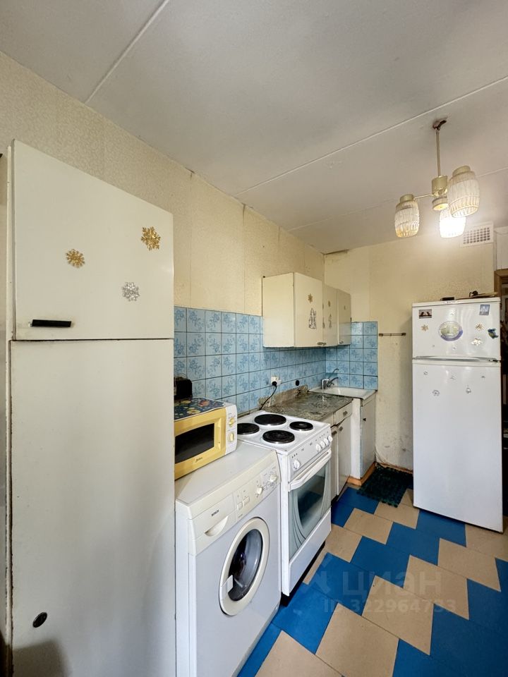 Продажа 1-комн квартиры на вторичном рынке Азовская улица, 25К3