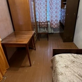 Продажа 2-комн квартиры на вторичном рынке Киришский район, Комсомольская улица,  д. 14