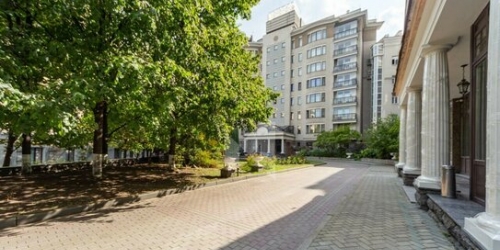4-комн квартира Неопалимовский 1-й пер,  д. 8