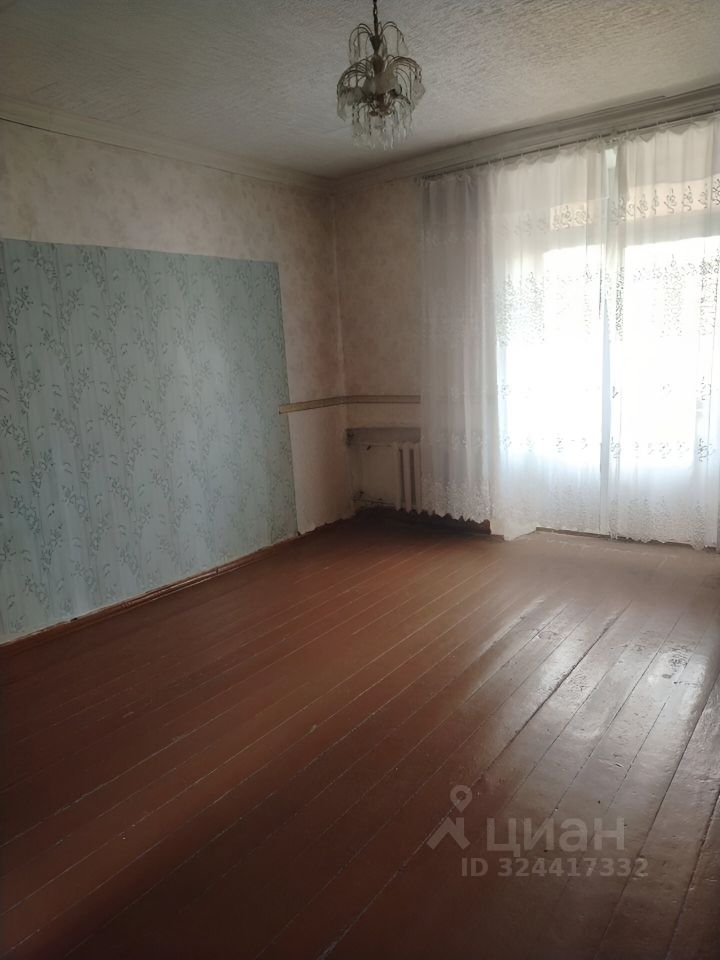 Продажа 3-комн квартиры на вторичном рынке Чехов, улица Гагарина, 35