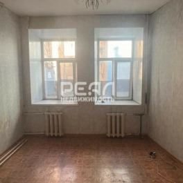 Продажа 4-комн квартиры на вторичном рынке Старо-Петергофский пр-кт,  д. 37