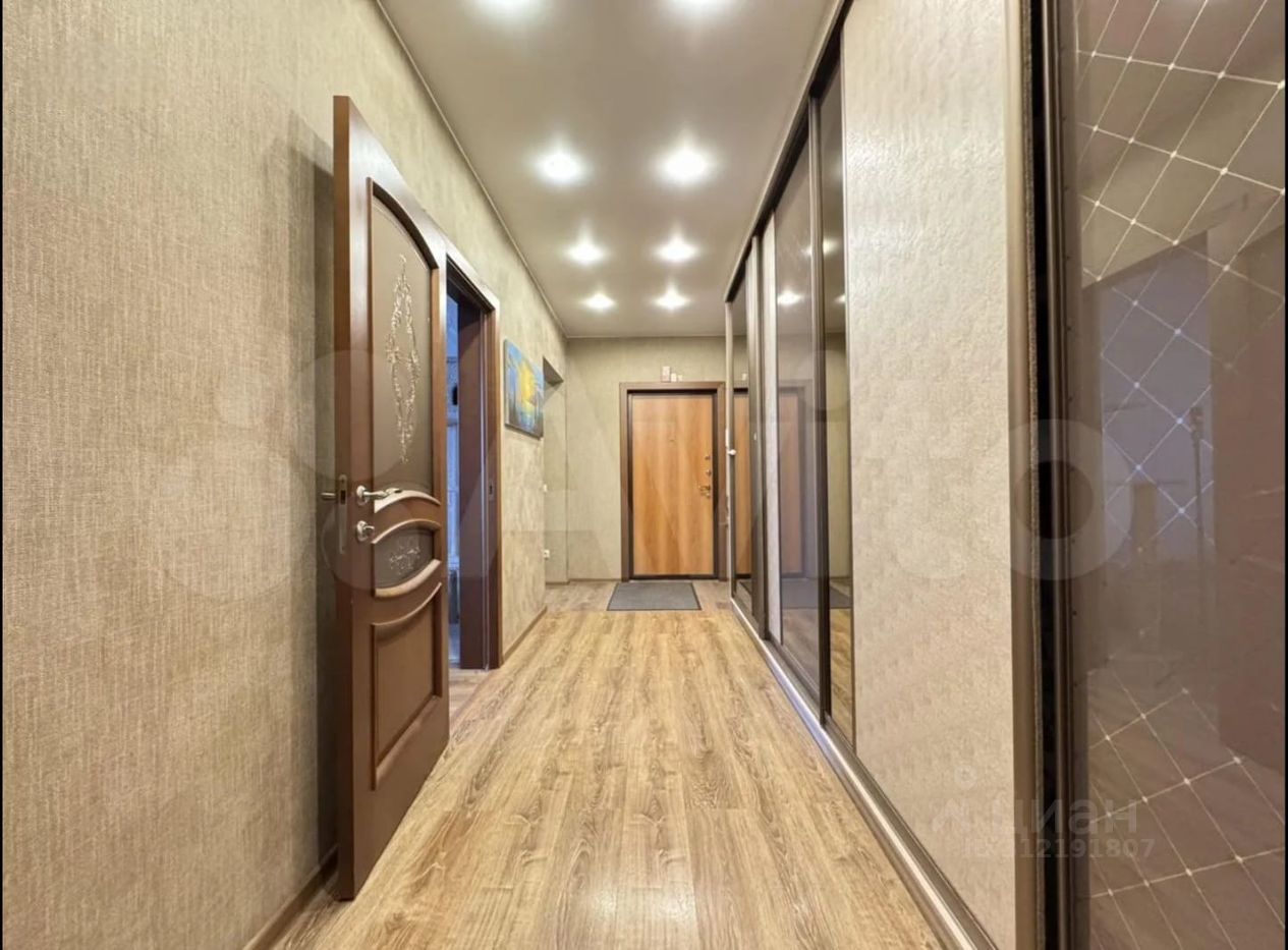 Продажа 2-комн квартиры на вторичном рынке пос. Янино-1, улица Кольцевая, 8к1