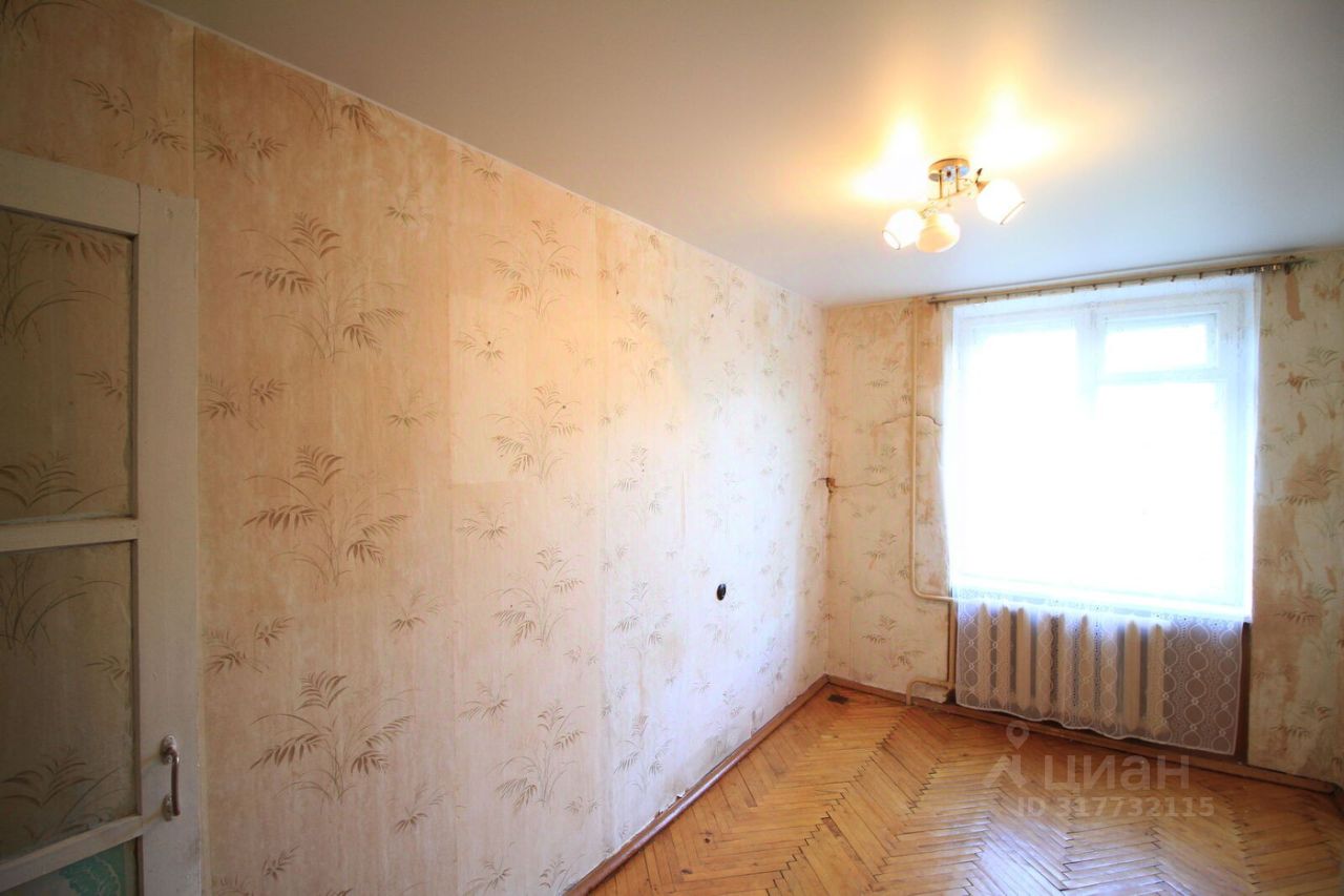 Продажа 3-комн квартиры на вторичном рынке Большая Ижора пгт, улица Астанина, 11