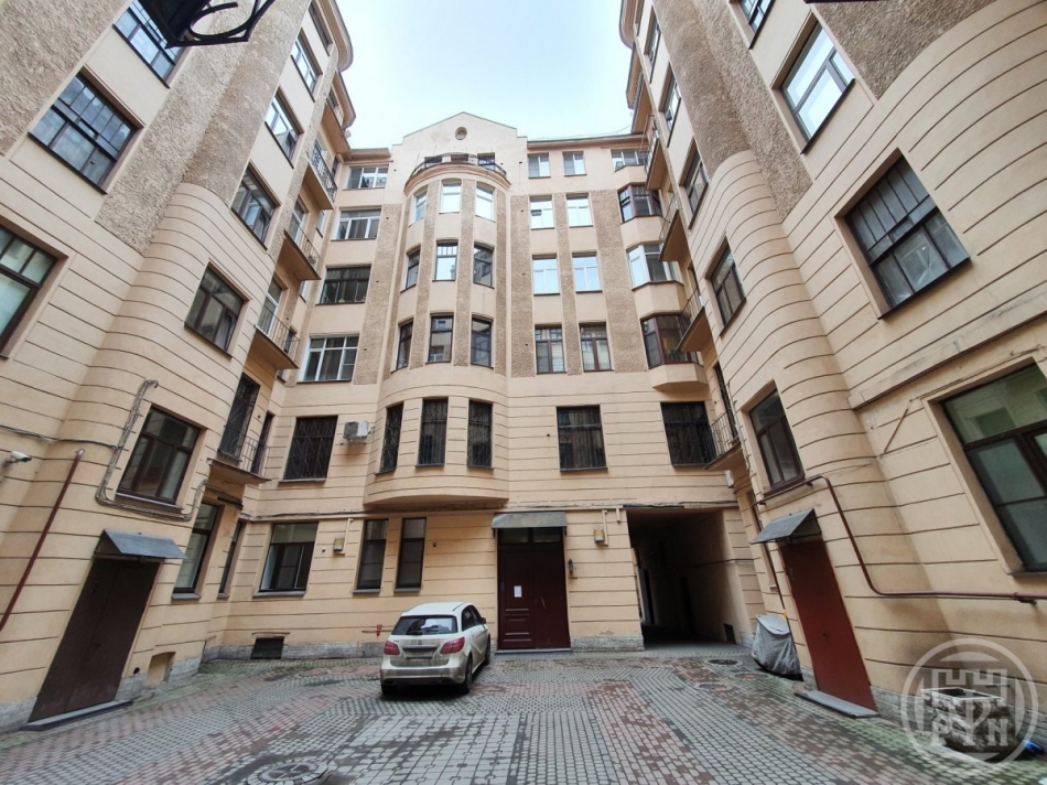 Продажа 6-комн квартиры на вторичном рынке Большая Пушкарская ул. ,  д. 39