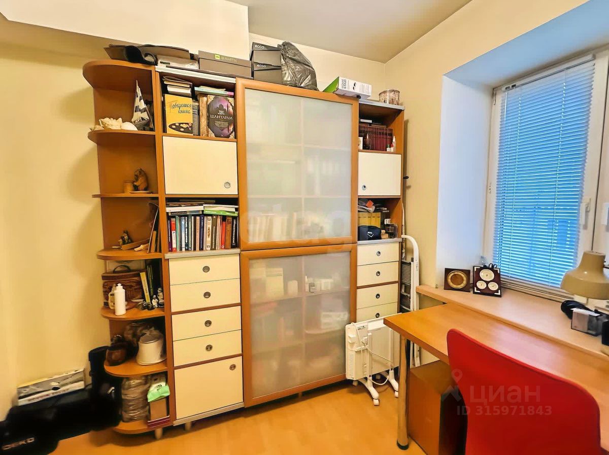 Продажа 2-комн квартиры на вторичном рынке улица Петровка, 24С2