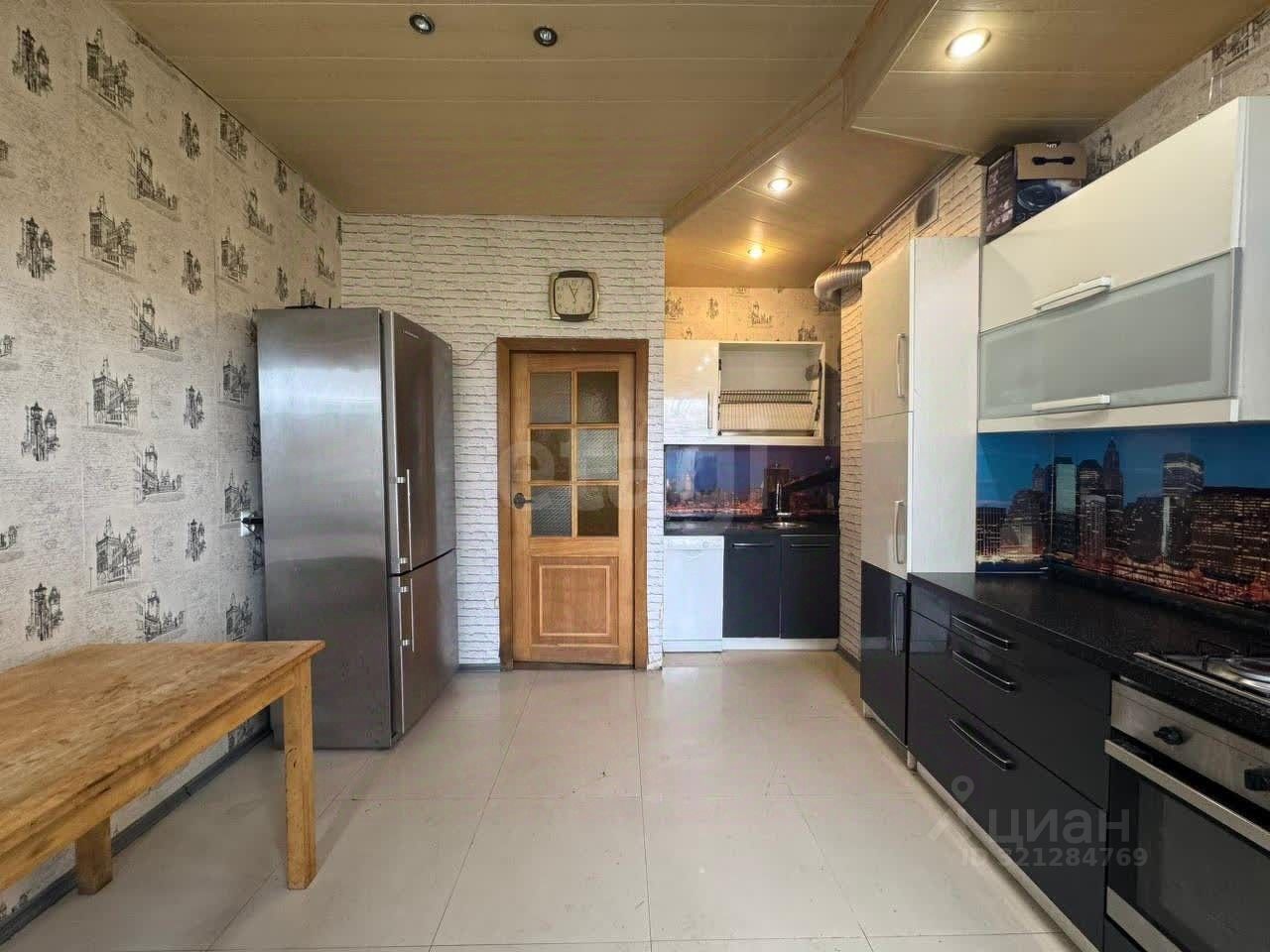 Продажа 2-комн квартиры на вторичном рынке улица Черняховского, 52Г