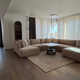 Продажа 4-комн квартиры на вторичном рынке улица Костикова,  д. 4 к1